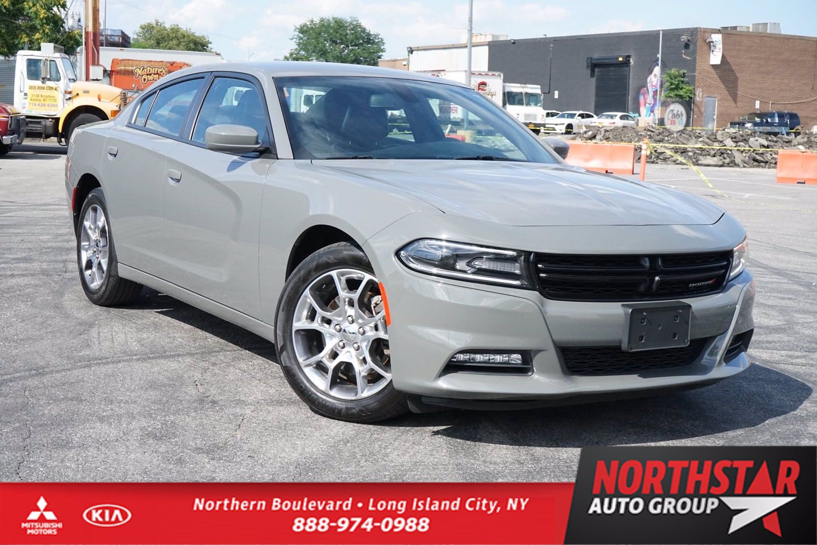 Pre Owned 2017 Dodge Charger Sxt Awd 4dr Car 0804